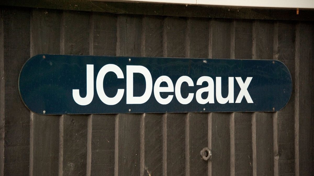 Firma JCDecaux pravomocně odsouzena za manipulaci s veřejnou zakázkou